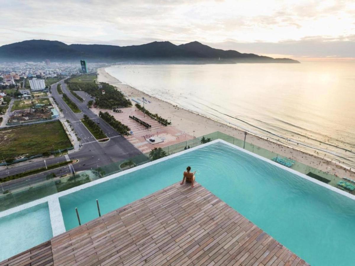 Stunning Apartments Across My Khe Beach ! Rooftop Pool & Gym Da Nang Exterior photo
