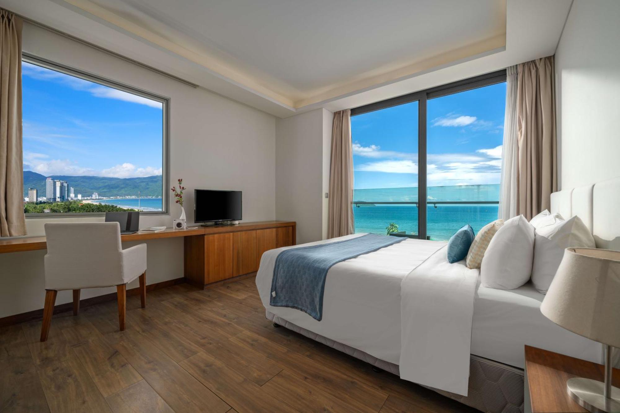 Stunning Apartments Across My Khe Beach ! Rooftop Pool & Gym Da Nang Exterior photo