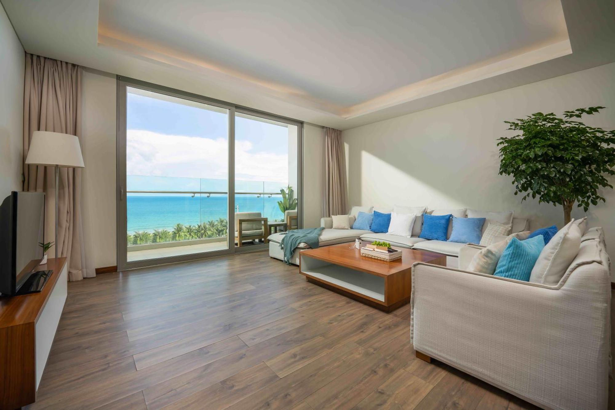 Stunning Apartments Across My Khe Beach ! Rooftop Pool & Gym Da Nang Exterior photo