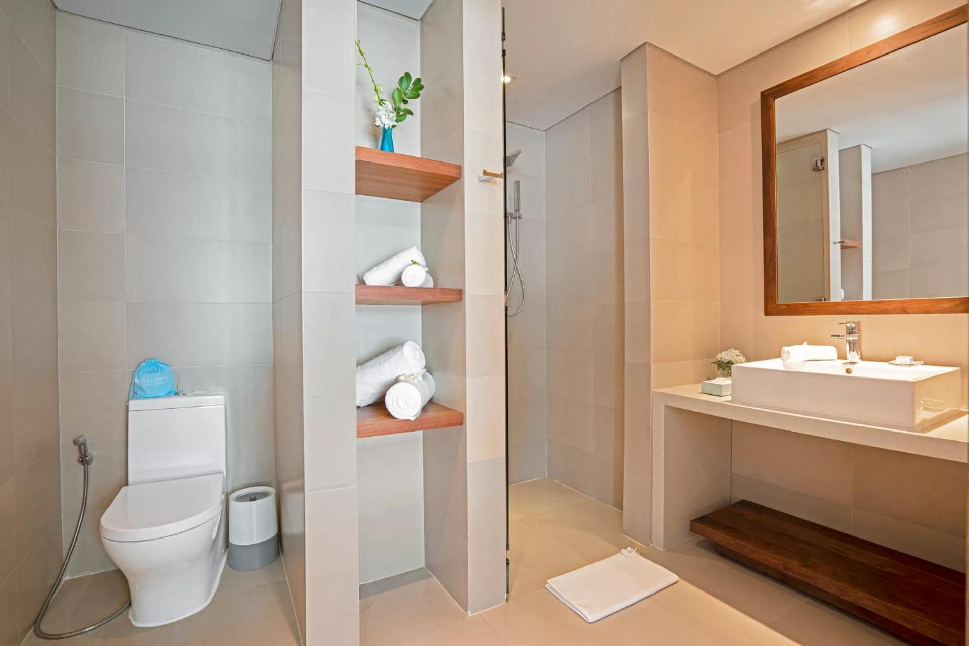 Stunning Apartments Across My Khe Beach ! Rooftop Pool & Gym Da Nang Exterior photo